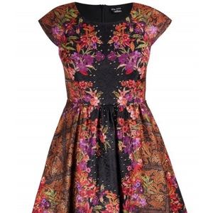 City Chic- Fit &flare - cap sleeve dress. Black